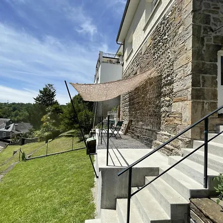 L'embarry Nyaraló Moumour