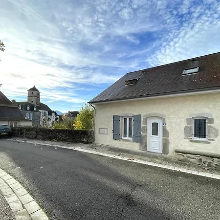 L'embarry Nyaraló Moumour