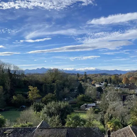 L'embarry Nyaraló Moumour