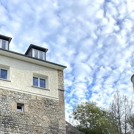 L'embarry Nyaraló Moumour